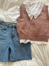 Load image into Gallery viewer, Bare En Vest V-neck