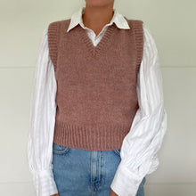 Load image into Gallery viewer, Bare En Vest V-neck